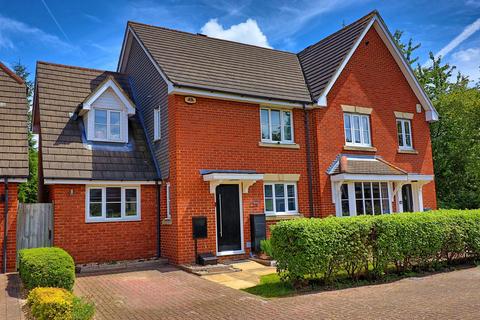 16 Harris Close, Romford, RM3 8PQ