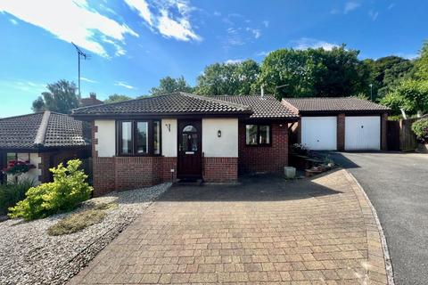 6 Lambsdowne, Dursley, GL11 6PX