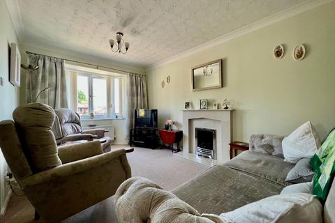 6 Lambsdowne, Dursley, GL11 6PX