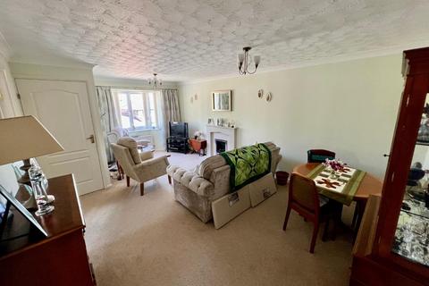 6 Lambsdowne, Dursley, GL11 6PX