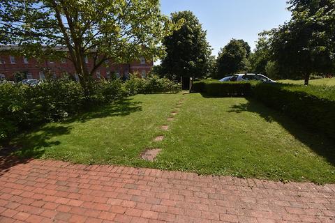 9 Powderham Walk, Exminster, Exeter, EX6 8TW
