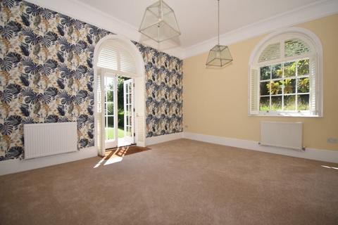 9 Powderham Walk, Exminster, Exeter, EX6 8TW