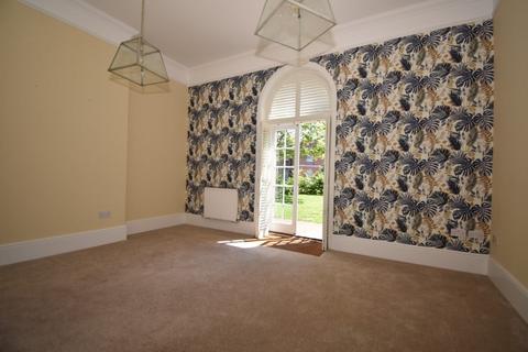 9 Powderham Walk, Exminster, Exeter, EX6 8TW