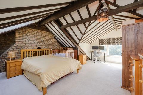 2 bedroom maisonette for sale, Woodside, London SW19