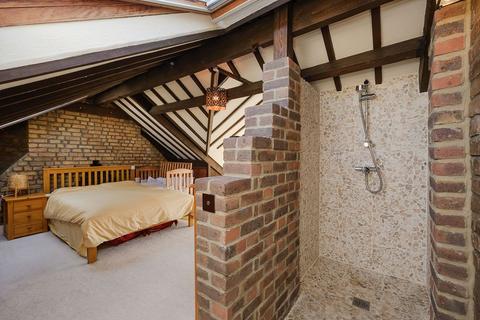 2 bedroom maisonette for sale, Woodside, London SW19