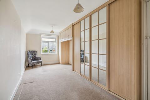 56 Chesham Road, Bovingdon, Hemel Hempstead, HP3 0EA