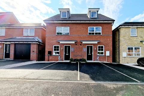 4 bedroom townhouse to rent, Preston, Lancashire, Whittingham PR3