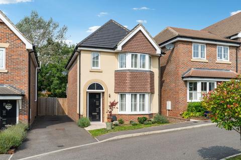 3 bedroom detached house for sale, Randall Way, Chesham HP5