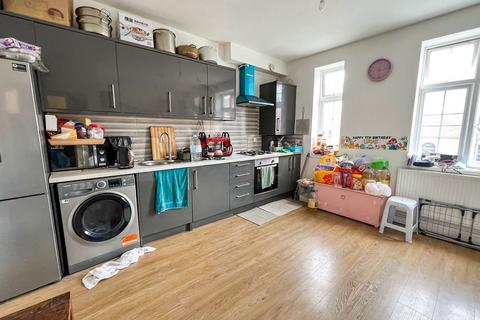 2 bedroom duplex for sale, High Street, Slough SL1