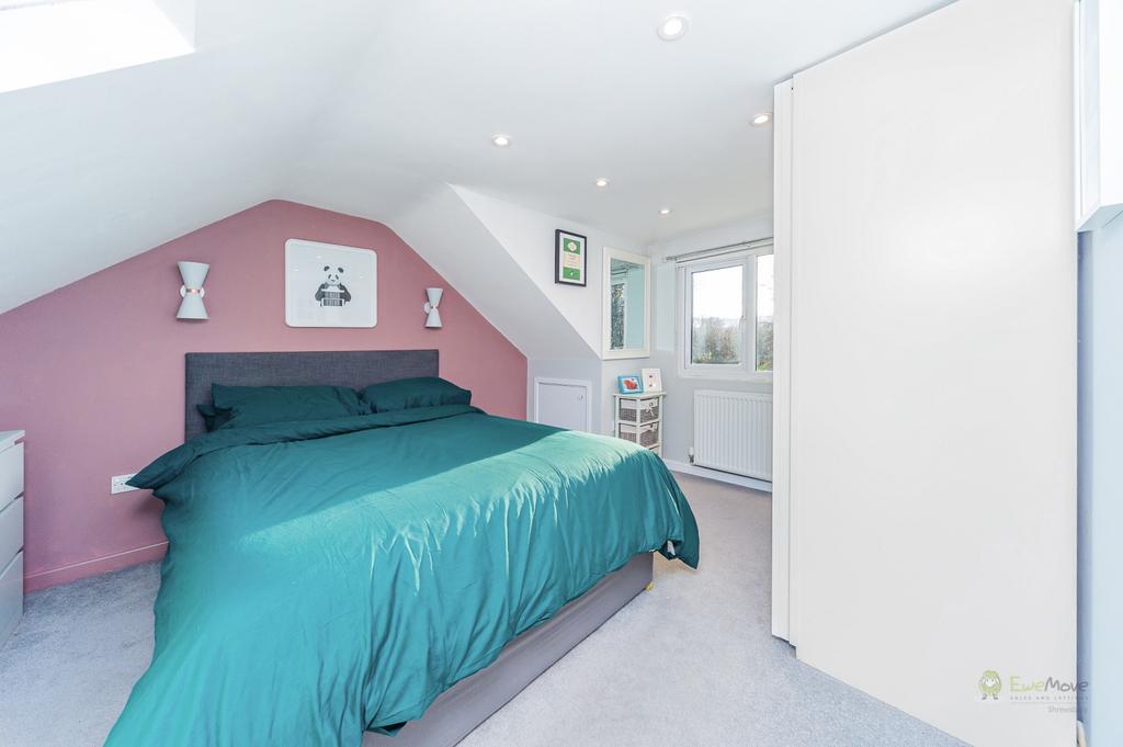Bedroom 1 w Ensuite