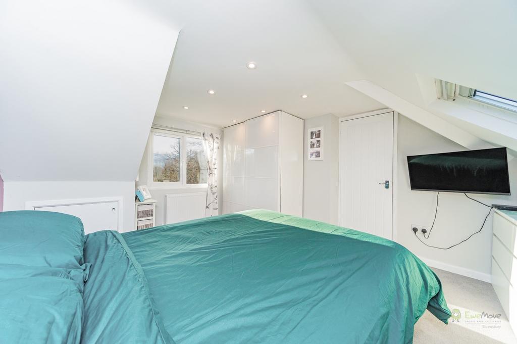 Bedroom 1 w Ensuite