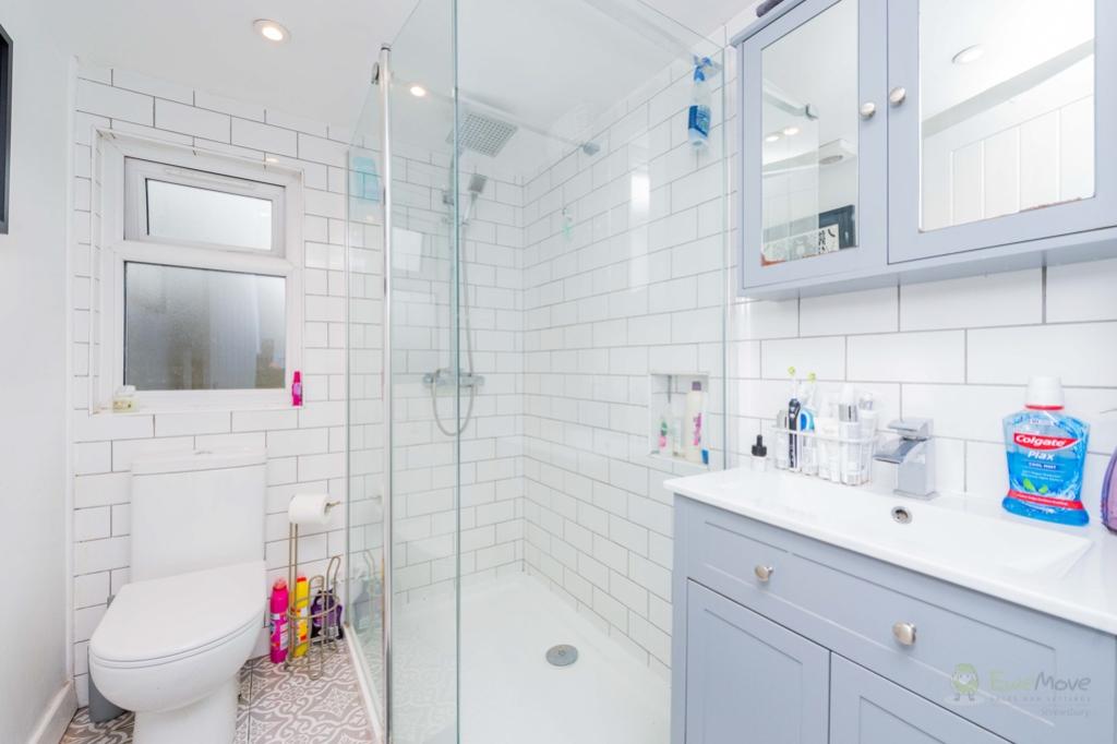 Ensuite to Bedroom 1