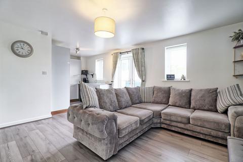10, Capri House Anglia Way, South Ockendon, RM15 5FL