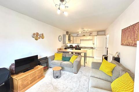 2 bedroom flat to rent, Winton Close, Winchester, SO22 6DJ