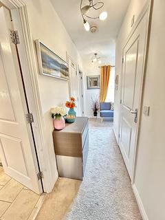 2 bedroom flat to rent, Winton Close, Winchester, SO22 6DJ