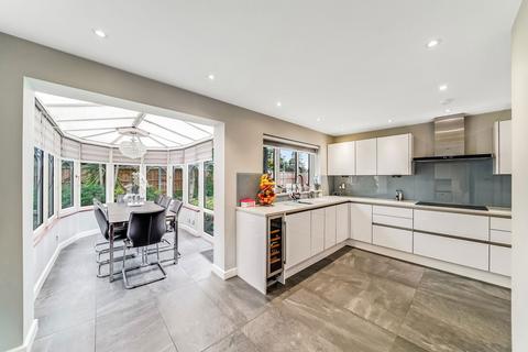 4 bedroom detached house for sale, Canterbury Close, Chigwell IG7