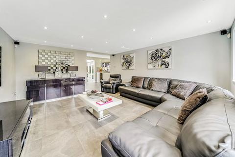 4 bedroom detached house for sale, Canterbury Close, Chigwell IG7