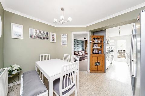 3 bedroom terraced house for sale, Southern Drive, Loughton IG10