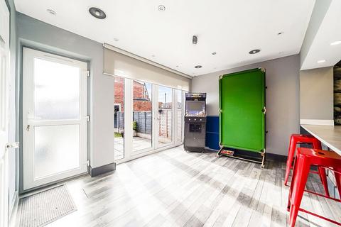 22 Browne Close, Romford, RM5 2HD