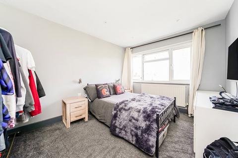22 Browne Close, Romford, RM5 2HD