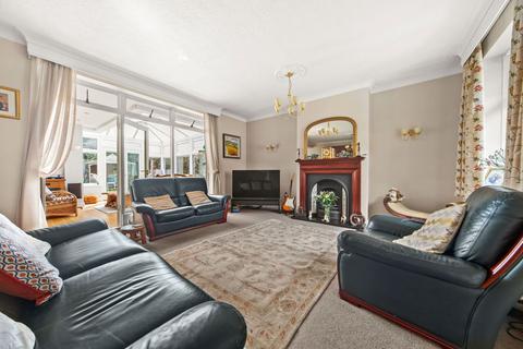 3 bedroom detached bungalow for sale, Aberford Road, Leeds LS26