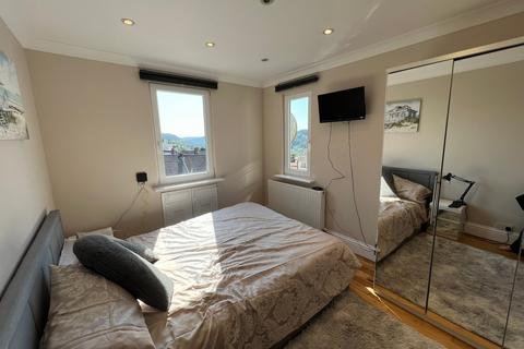 58 Oak Street, Tonypandy, CF40 2DT