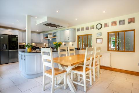 5 bedroom detached house for sale, Church Close Adderbury Banbury, Oxfordshire, OX17 3LN