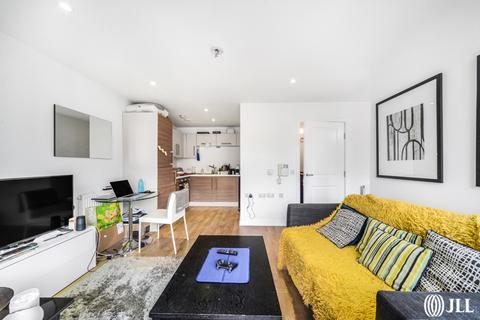 Studio to rent, Casson Apartments, London E14