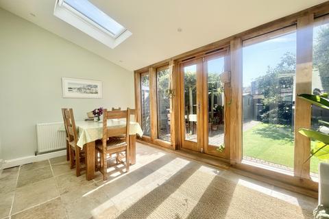 16 Ashwood Road, Exeter, EX2 8JN