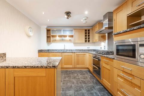 2 bedroom flat for sale, Warwick Road, Knowle, Solihull, West Midlands, B93