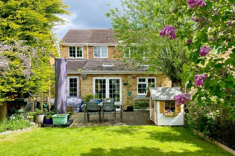 8 Glebe Road, Deanshanger, Milton Keynes, MK19 6LT