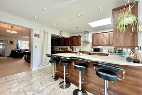 8 Glebe Road, Deanshanger, Milton Keynes, MK19 6LT