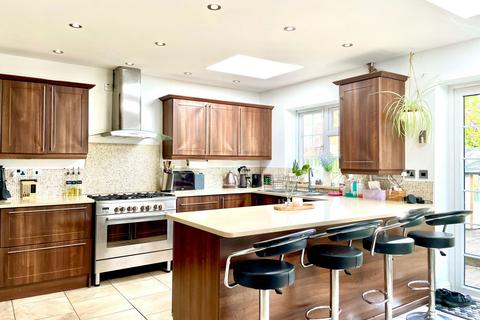 8 Glebe Road, Deanshanger, Milton Keynes, MK19 6LT