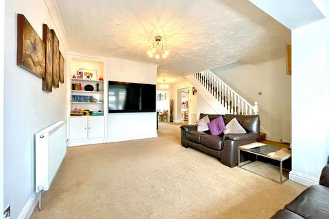 8 Glebe Road, Deanshanger, Milton Keynes, MK19 6LT