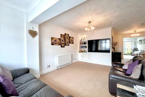 8 Glebe Road, Deanshanger, Milton Keynes, MK19 6LT