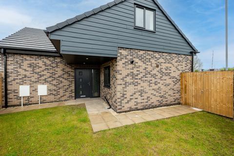 3 bedroom detached bungalow for sale, Leeds Road, Castleford WF10