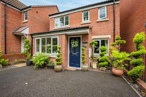 3 bedroom detached house for sale, Lawefield Lane, Wakefield WF2