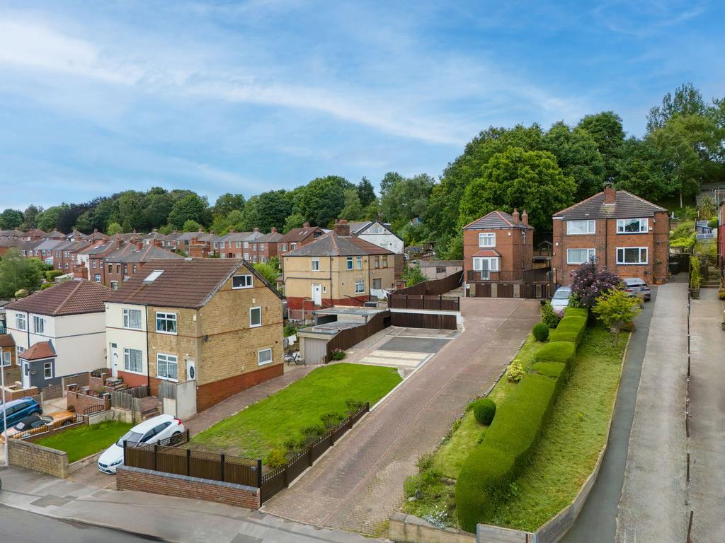 Blue Hill Lane, Leeds LS12 2 bed detached house for sale £235,000