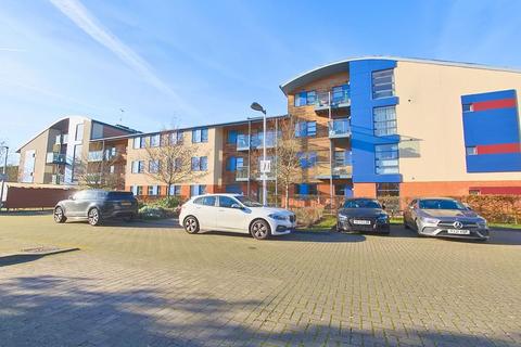 1 bedroom flat for sale, Pretoria Road, Chertsey KT16