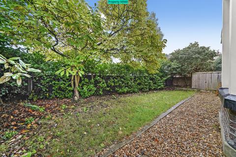1 bedroom flat to rent, Broom Road, Teddington, TW11