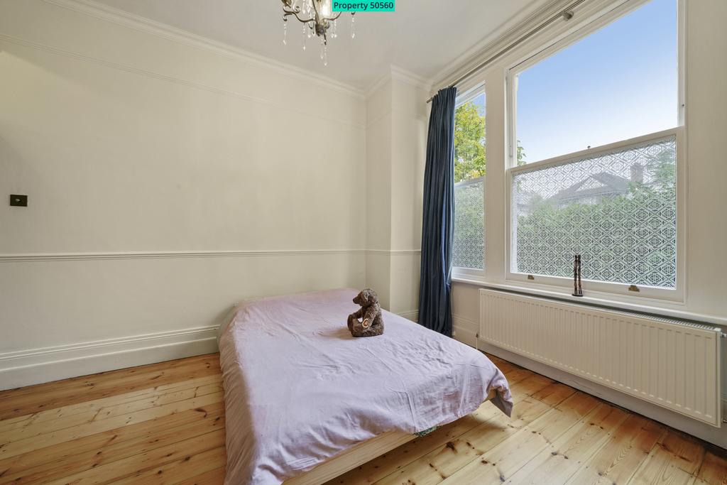 Privacy glass screening for bedroom