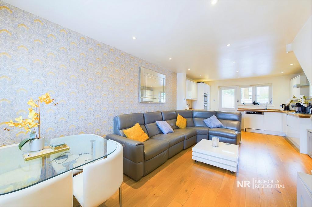 Lounge / Dining Room