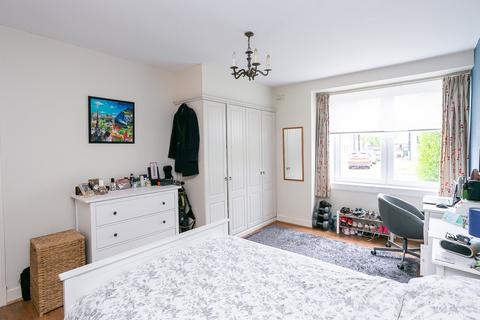 59 Broomside Terrace, Edinburgh, EH12 7ND