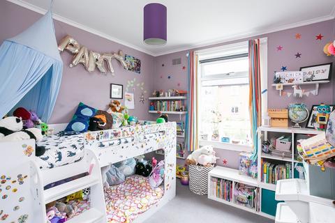 59 Broomside Terrace, Edinburgh, EH12 7ND
