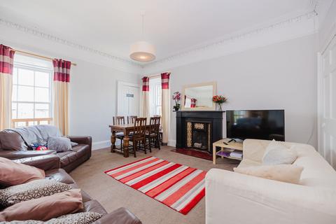 3 bedroom flat for sale, 2/5 Roxburgh Street, Newington, Edinburgh, EH8 9TA