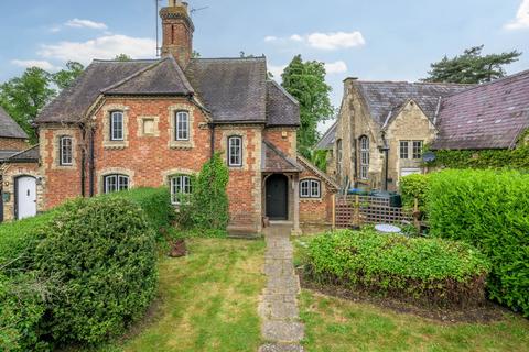 2 bedroom semi-detached house for sale, The Green, Leighton Buzzard LU7