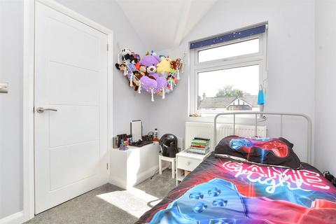55 Heath Road, Caterham, CR3 5RS