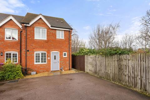54 Hathersage Close, Grantham, NG31 7GP