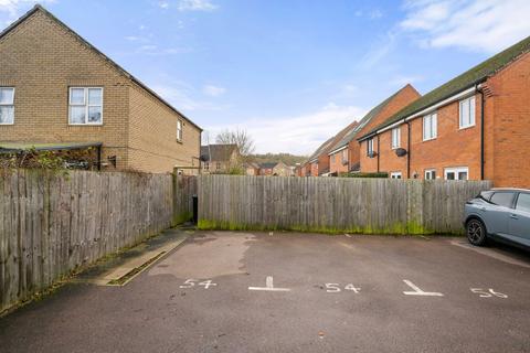54 Hathersage Close, Grantham, NG31 7GP