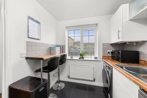 54 Hathersage Close, Grantham, NG31 7GP